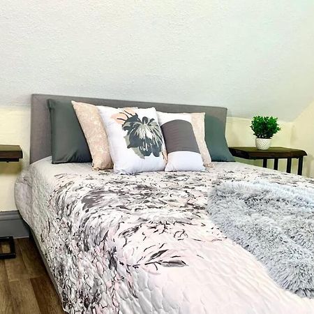 Willa 5Br Niagara Getaway Prime Location-Sleeps 10 Niagara Falls Zewnętrze zdjęcie